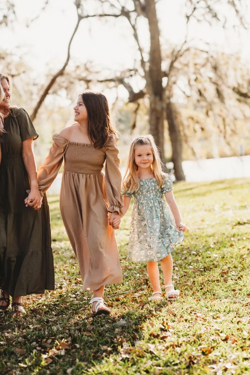 Golden Hour under the Oak Trees,Family Photo Session