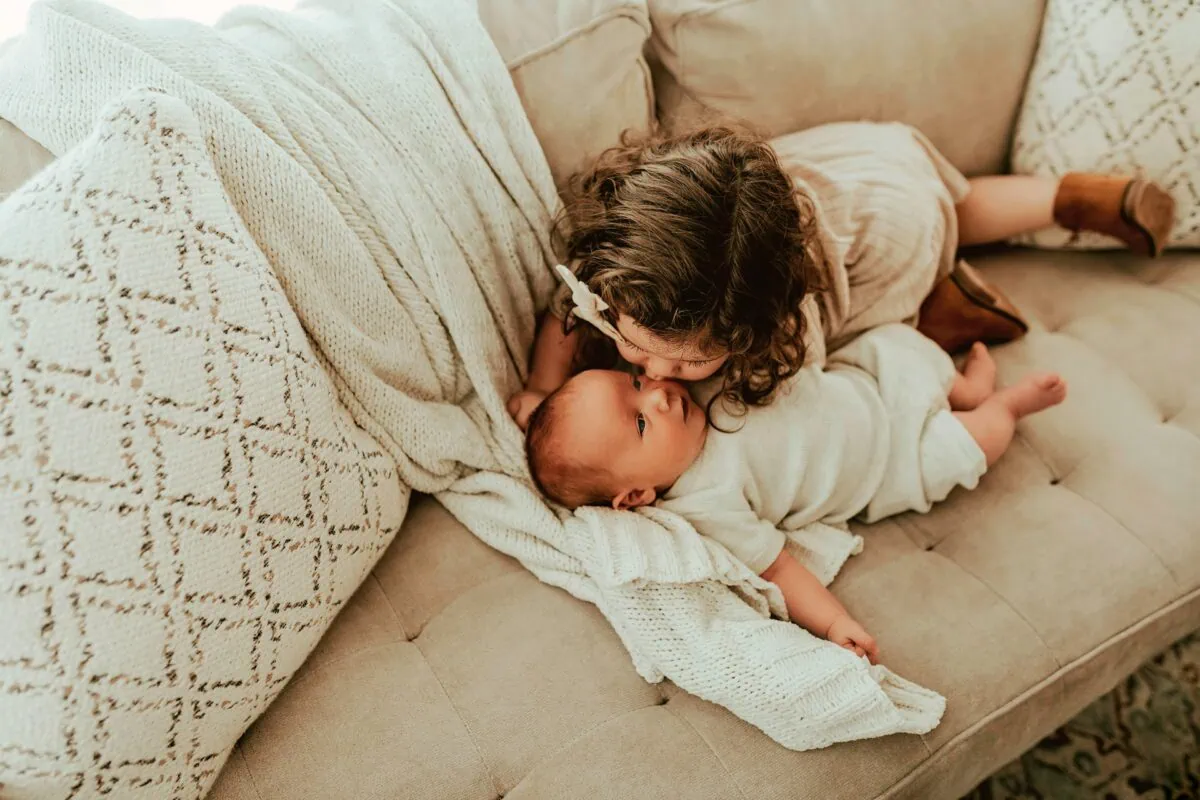 Family Photo Session,Lifestyle Studo,Natural Light Newborn,Newborn Photography